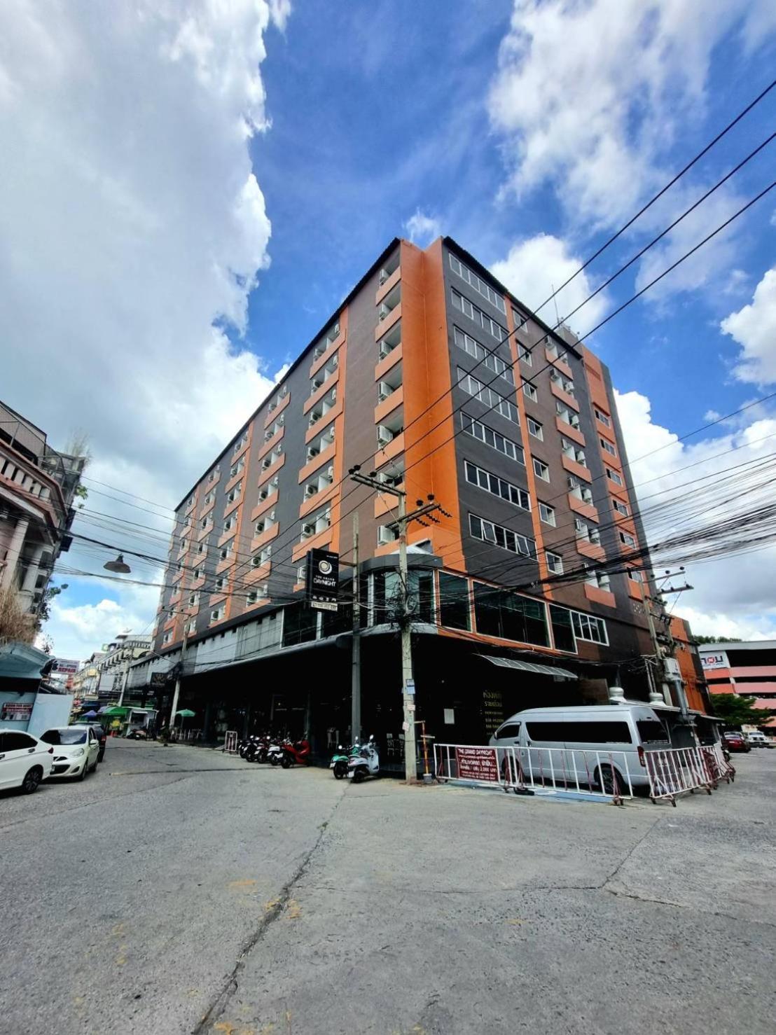 Hotel The Grand Day Night à Pattaya Extérieur photo