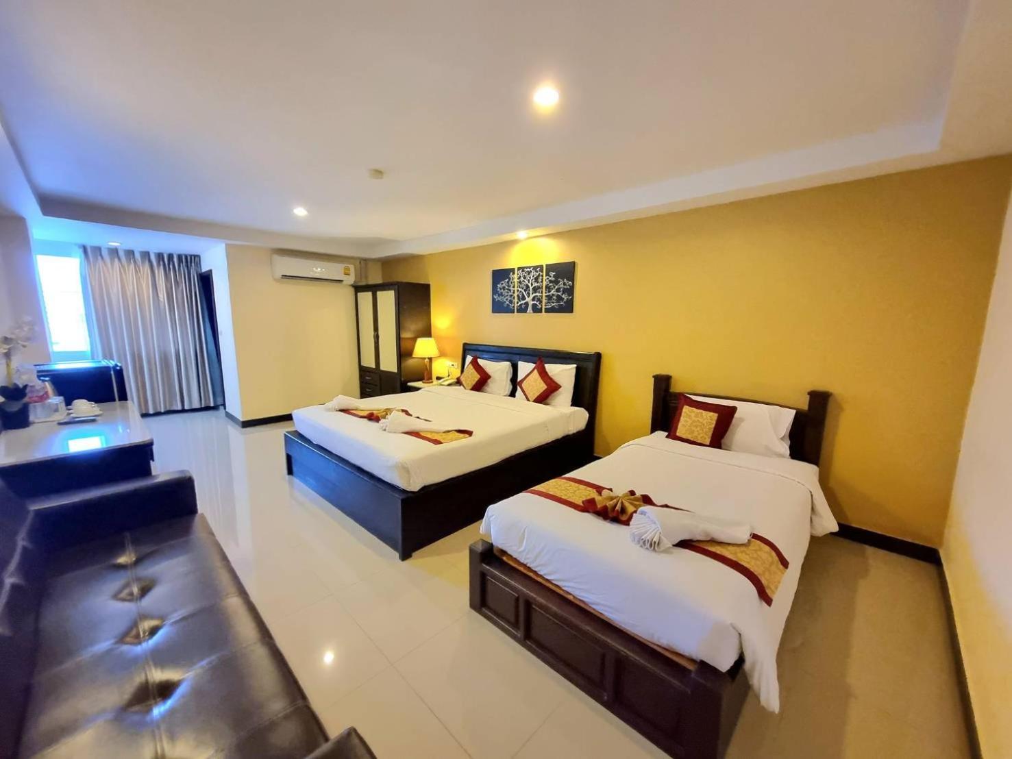 Hotel The Grand Day Night à Pattaya Extérieur photo