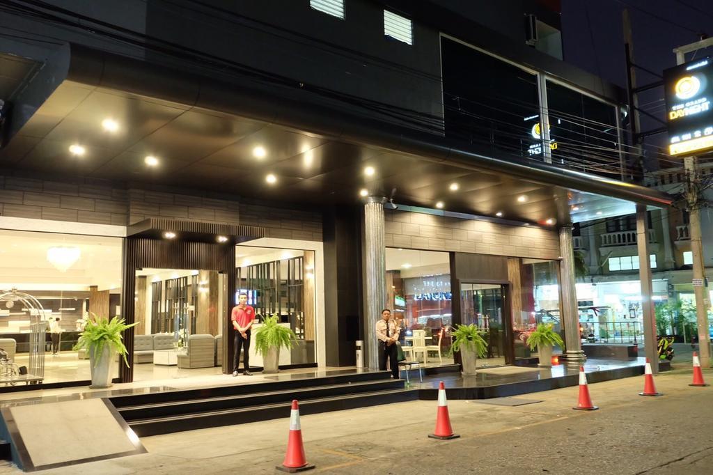 Hotel The Grand Day Night à Pattaya Extérieur photo